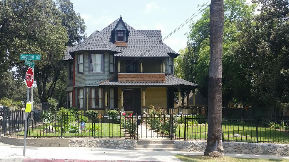 1320 N Summit Ave, Pasadena CA