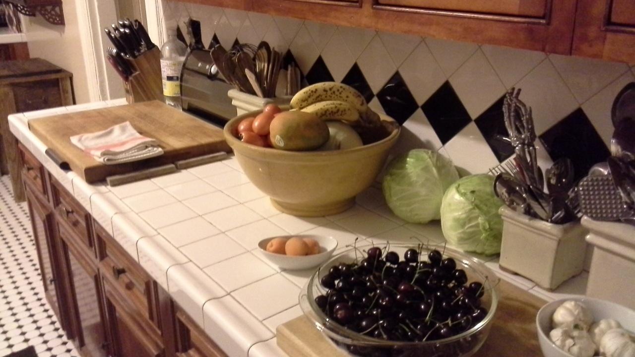 Black and white kitchen tiles